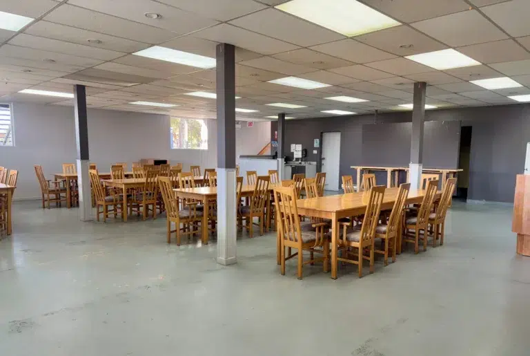 Salle_le_vacancier_Dam_en_Terre